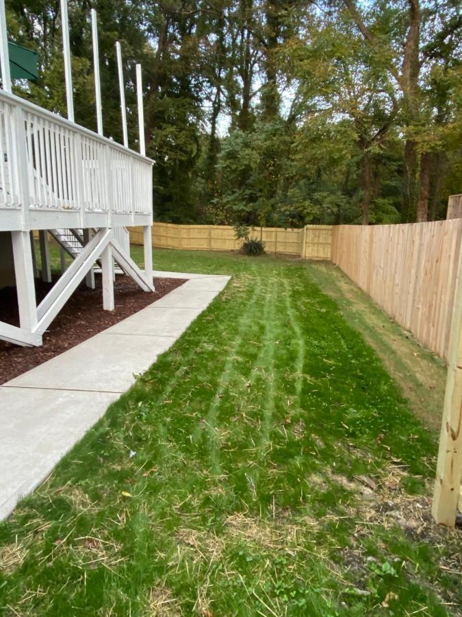 Modern 3-Bedroom, Big Fence Yard, Pets Stay Free 더럼 외부 사진