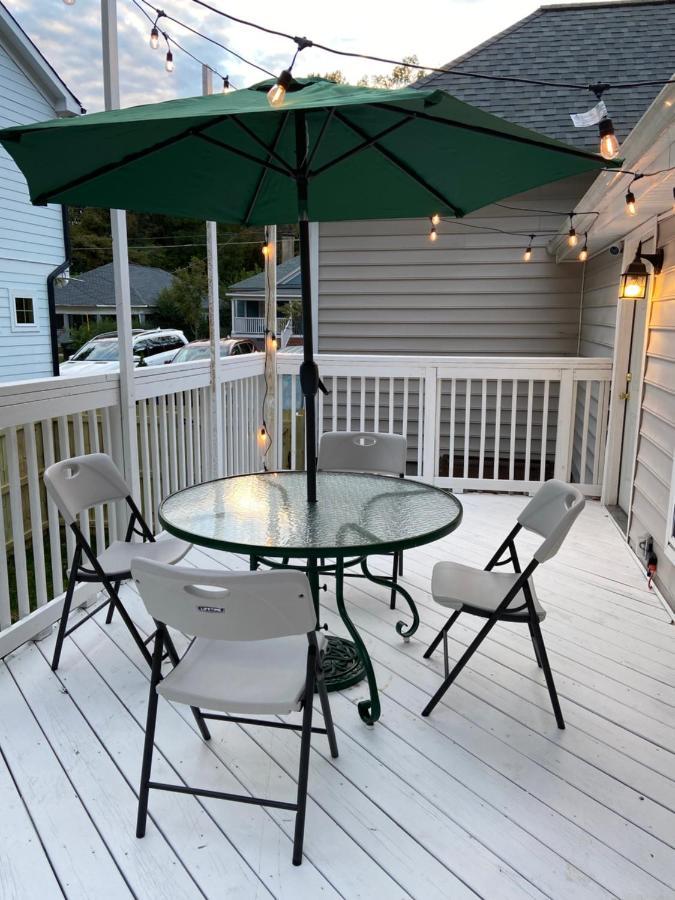 Modern 3-Bedroom, Big Fence Yard, Pets Stay Free 더럼 외부 사진