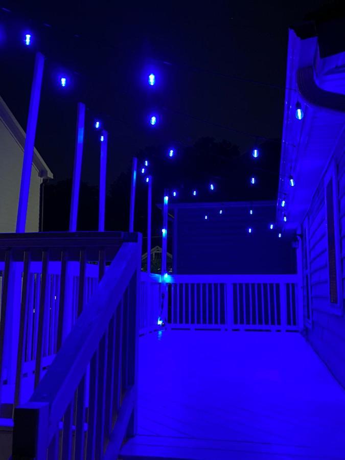 Modern 3-Bedroom, Big Fence Yard, Pets Stay Free 더럼 외부 사진