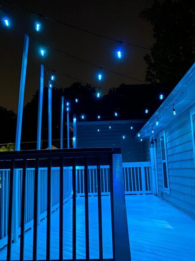 Modern 3-Bedroom, Big Fence Yard, Pets Stay Free 더럼 외부 사진