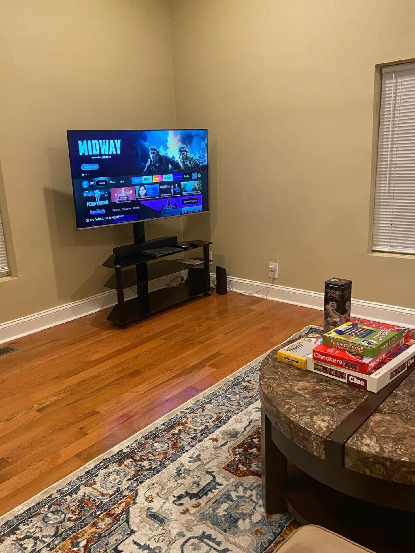 Modern 3-Bedroom, Big Fence Yard, Pets Stay Free 더럼 외부 사진