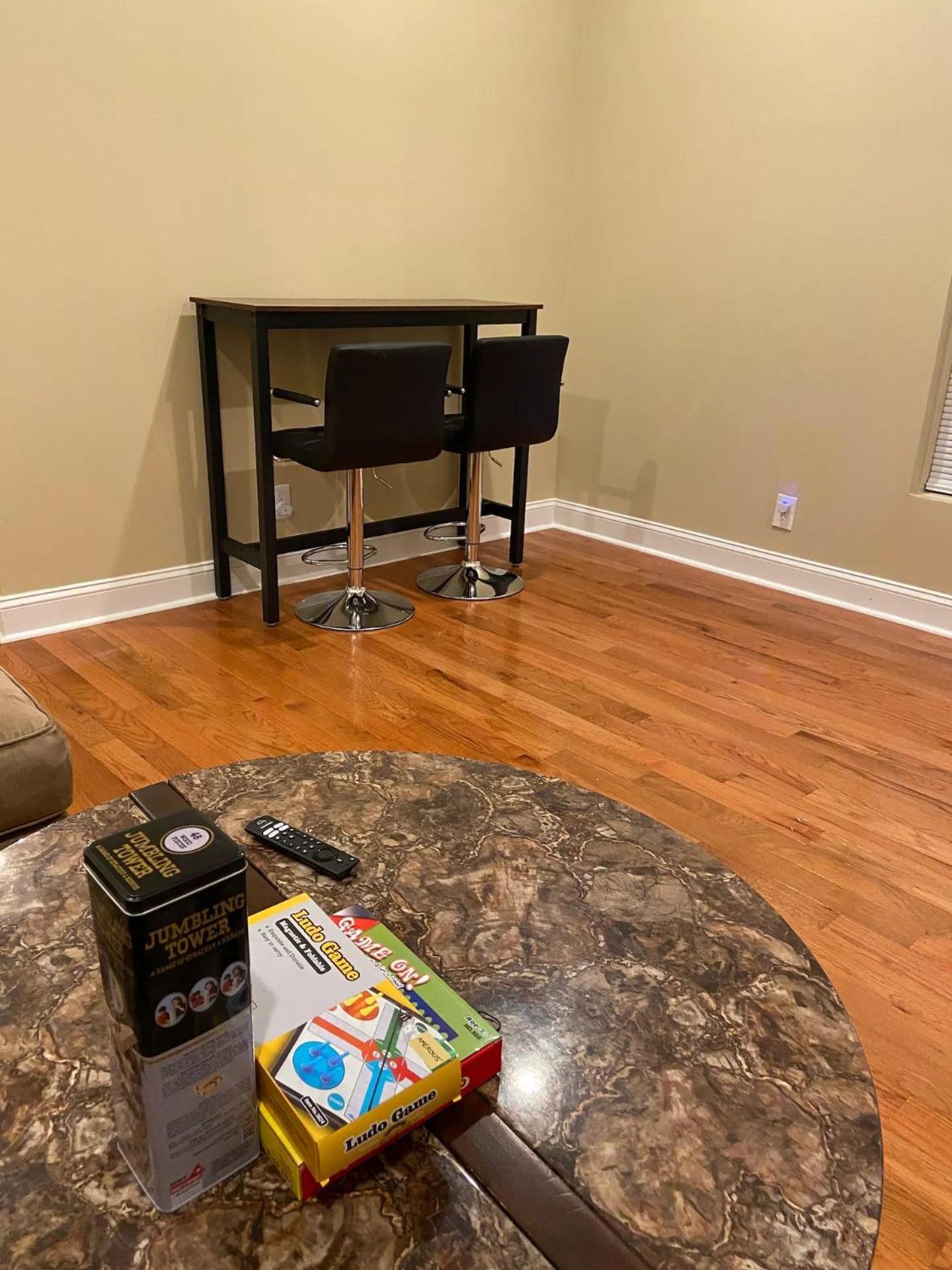 Modern 3-Bedroom, Big Fence Yard, Pets Stay Free 더럼 외부 사진